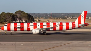 Photo of D-AIAI - Airbus A321-211 operated by Condor