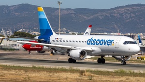 Photo of D-AIUQ - Airbus A320-214 operated by Discover Airlines