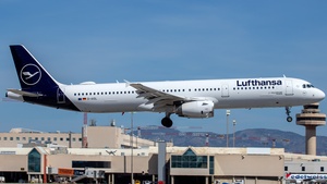 Photo of D-AISL - Airbus A321-231 operated by Lufthansa