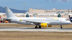 Photo of EC-JTR - Airbus A320-214 operated by Vueling