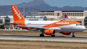 Photo of G-EZDH - Airbus A319-111 operated by easyJet