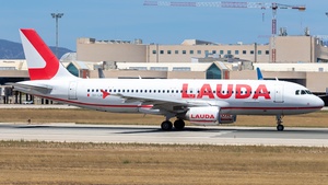 Photo of 9H-LMI - Airbus A320-214 operated by Lauda Europe