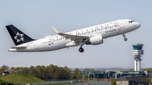 Photo of OO-SNP - Airbus A320-214 operated by Brussels Airlines