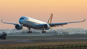 Photo of B-LRV - Airbus A350-941 operated by Cathay Pacific Airways