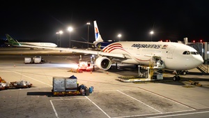 Photo of 9M-MTH - Airbus A330-323 operated by Malaysia Airlines