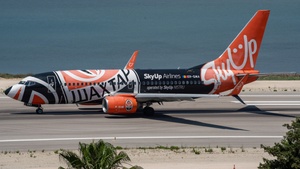 ER-SMA - Boeing 737-75C