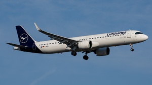 Photo of D-AIEN - Airbus A321-271NX operated by Lufthansa