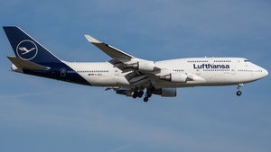 Photo of D-ABVZ - Boeing 747-430 operated by Lufthansa