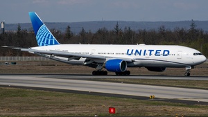 Photo of N216UA - Boeing 777-222(ER) operated by United Airlines
