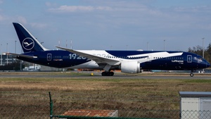 Photo of D-ABPU - Boeing 787-9 Dreamliner operated by Lufthansa