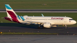 Photo of D-AEWO - Airbus A320-214 operated by Eurowings