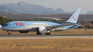 Photo of G-TUIF - Boeing 787-8 Dreamliner operated by TUI Airways