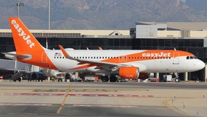 Photo of OE-IZO - Airbus A320-214 operated by easyJet Europe