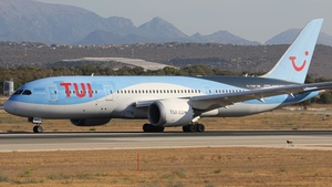 Photo of G-TUIH - Boeing 787-8 Dreamliner operated by TUI Airways