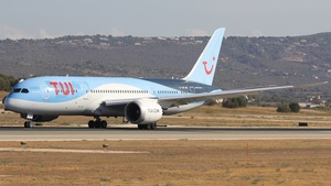 Photo of G-TUII - Boeing 787-8 Dreamliner operated by TUI Airways