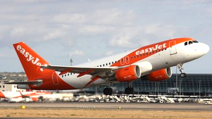 Photo of OE-LQJ - Airbus A319-111 operated by easyJet Europe