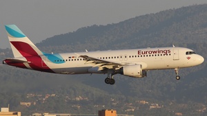 Photo of D-AEUD - Airbus A320-214 operated by Eurowings