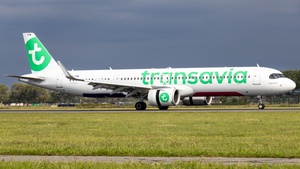 Photo of PH-YHW - Airbus A321-251NX operated by Transavia