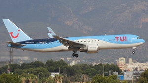 Photo of G-OBYK - Boeing 767-38A(ER) operated by TUI Airways