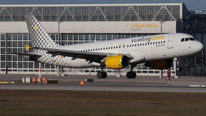 Photo of EC-LOB - Airbus A320-214 operated by Vueling
