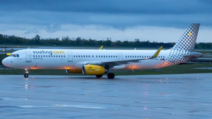 Photo of EC-MMU - Airbus A321-231 operated by Vueling