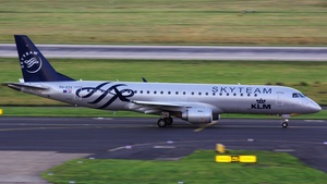 Photo of PH-EZX - Embraer ERJ-190STD operated by KLM Cityhopper