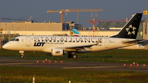 Photo of SP-LDK - Embraer ERJ-170LR operated by LOT Polish Airlines