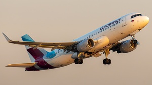Photo of D-AEWK - Airbus A320-214 operated by Eurowings