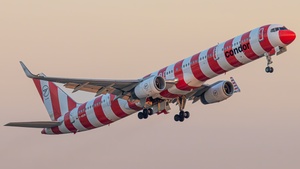 Photo of D-ABOM - Boeing 757-330 operated by Condor