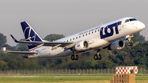 Photo of SP-LIK - Embraer ERJ-175LR operated by LOT Polish Airlines