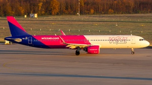 Photo of HA-LZR - Airbus A321-271NX operated by Wizz Air