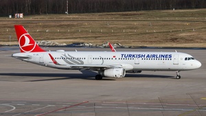 Photo with serial 5667 - Airbus A321-231