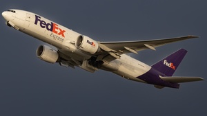 Photo of N843FD - Boeing 777-FHT operated by FedEx