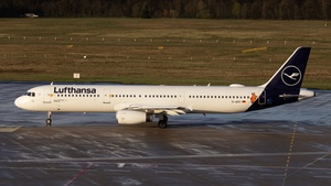 Photo of D-AIRY - Airbus A321-131 operated by Lufthansa
