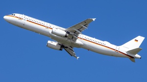 Photo of 15+04 - Airbus A321-231 operated by German Air Force