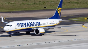 Photo of EI-HMZ - Boeing 737 MAX 8-200 operated by Ryanair