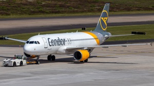 Photo of D-AICP - Airbus A320-214 operated by Condor
