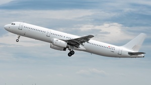 Photo of TC-GPE - Airbus A321-231 operated by BBN Airlines