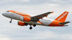 Photo of G-EZDD - Airbus A319-111 operated by easyJet