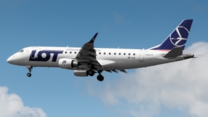 Photo of SP-LII - Embraer ERJ-175LR operated by LOT Polish Airlines