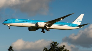 Photo of PH-BKH - Boeing 787-10 Dreamliner operated by KLM Royal Dutch Airlines