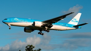 Photo of PH-BQP - Boeing 777-206(ER) operated by KLM Royal Dutch Airlines