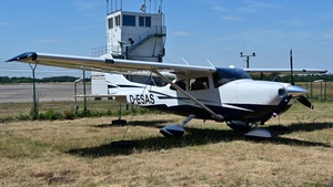 Photo of D-ESAS - Cessna 182T Skylane operated by Private
