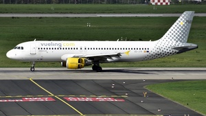 Photo of EC-JTR - Airbus A320-214 operated by Vueling