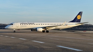 Photo of D-AEBC - Embraer ERJ-195LR operated by Lufthansa CityLine