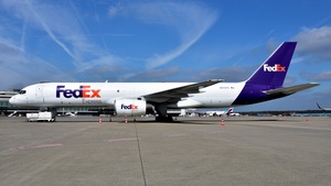 Photo of N972FD - Boeing 757-28A(SF) operated by FedEx