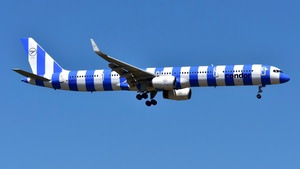 Photo of D-ABOI - Boeing 757-330 operated by Condor