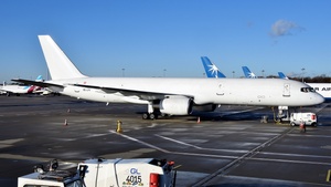 Photo of OE-LFE - Boeing 757-28A(SF) operated by ASL Airlines Belgium