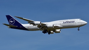Photo of D-ABYC - Boeing 747-830 operated by Lufthansa