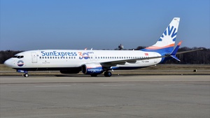 Photo of TC-SNN - Boeing 737-8HC operated by SunExpress